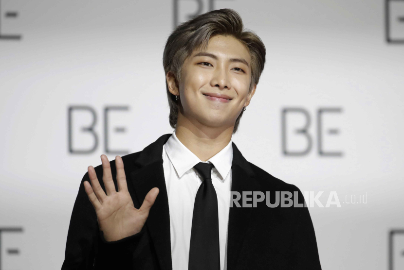Postingan RM BTS Diduga Respons Konflik Hybe dan CEO Ador Min Hee-jin