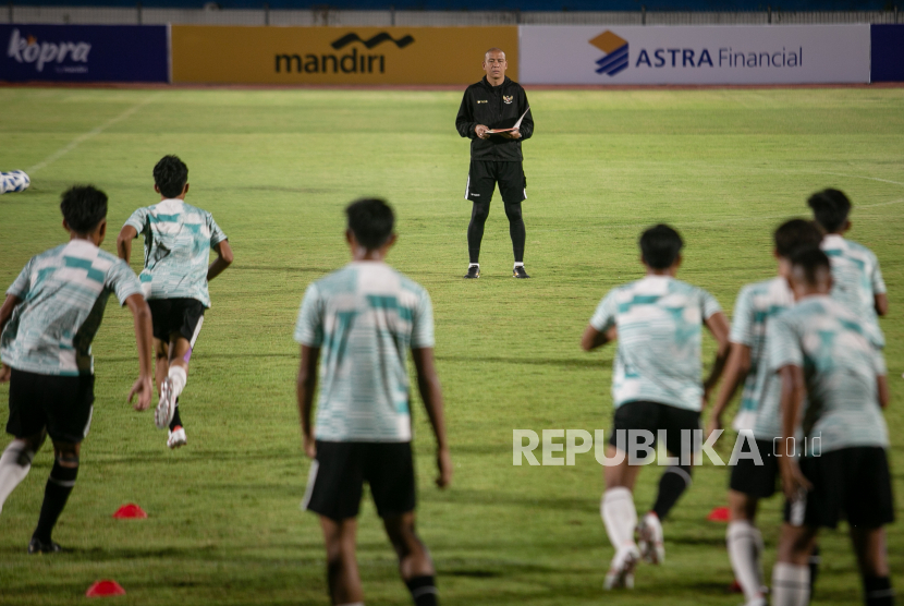 Nova Arianto Sampaikan Pesan STY ke Skuad Timnas U-16: Nikmati Laga Perdana AFF U-16