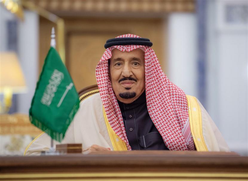 Raja Salman Kembali Bertugas Usai Jalani Pengobatan Pneumonia